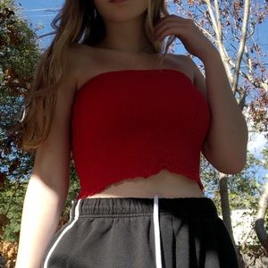 SOLD 🦋Textured Tube Top